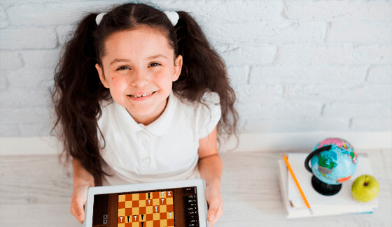 Logical thinking in online chess school for kids Fianchetto